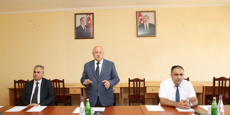 Ağcabədi Rayon İcra Hakimiyyətinin başçısı Rafil Hüseynov Təzəkənd kəndində səyyar qəbul-görüş keçirib