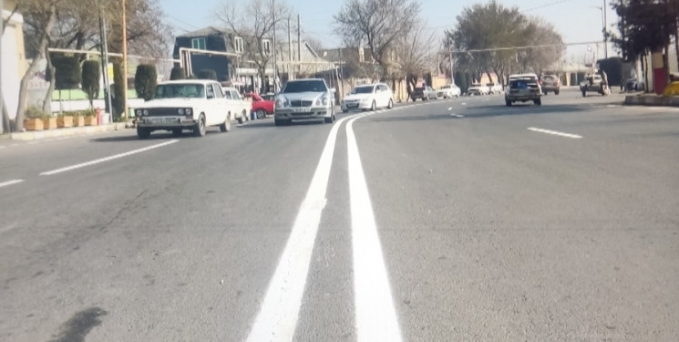 Ağcabədidə yol hərəkəti zolaqları yenilənir